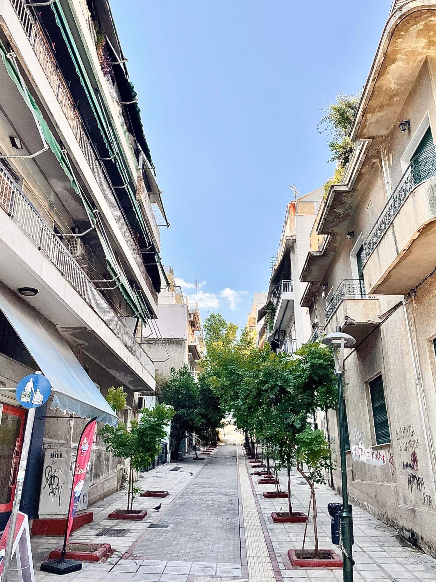 Comfy And Spacious Two Bedroom Apartment With Balcony Athen Eksteriør billede