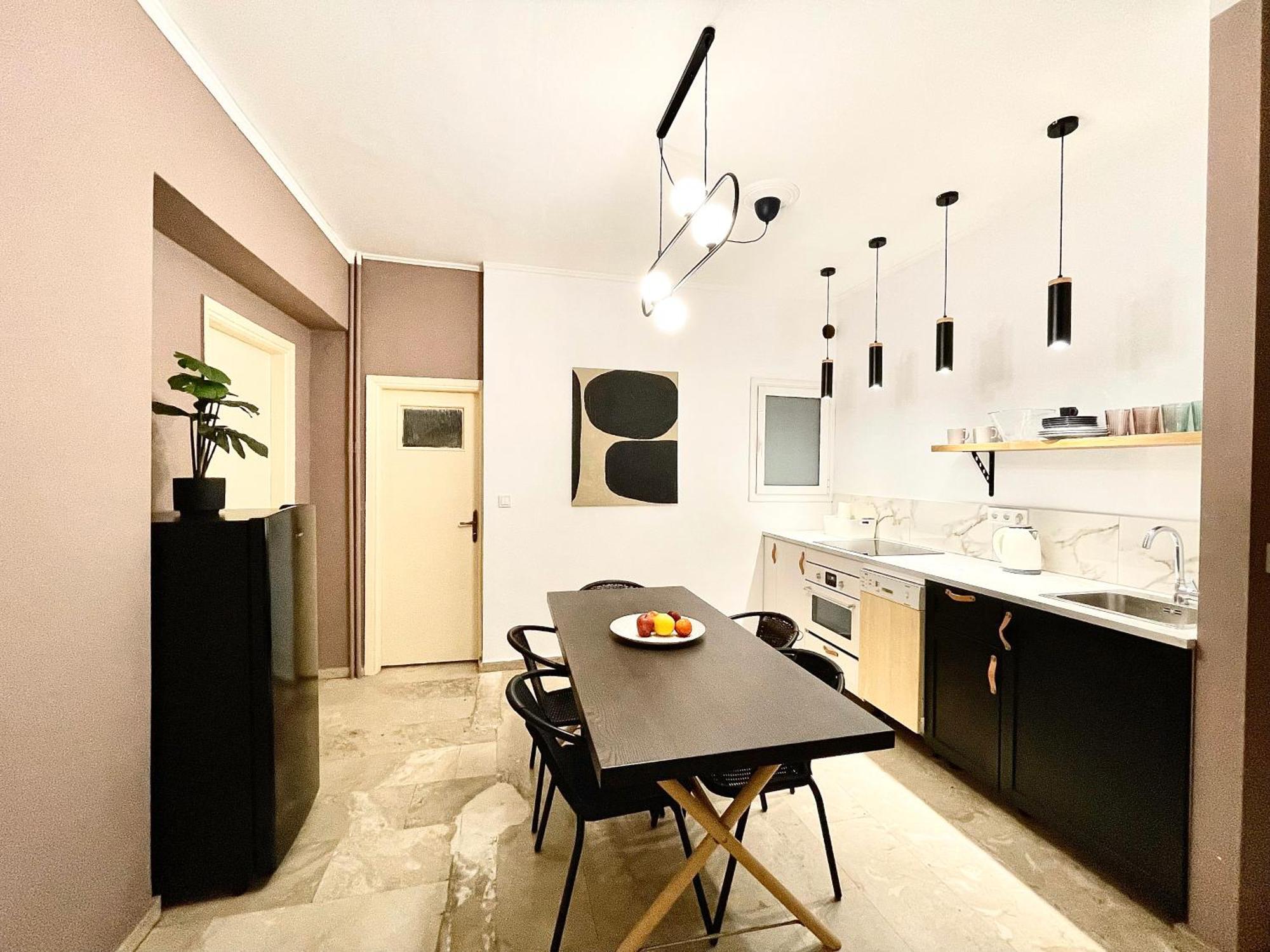 Comfy And Spacious Two Bedroom Apartment With Balcony Athen Eksteriør billede